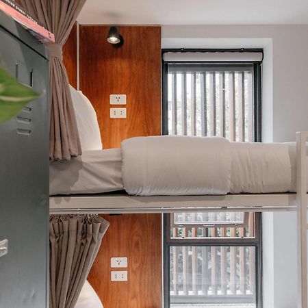 Tamni Hostel Банкок Стая снимка