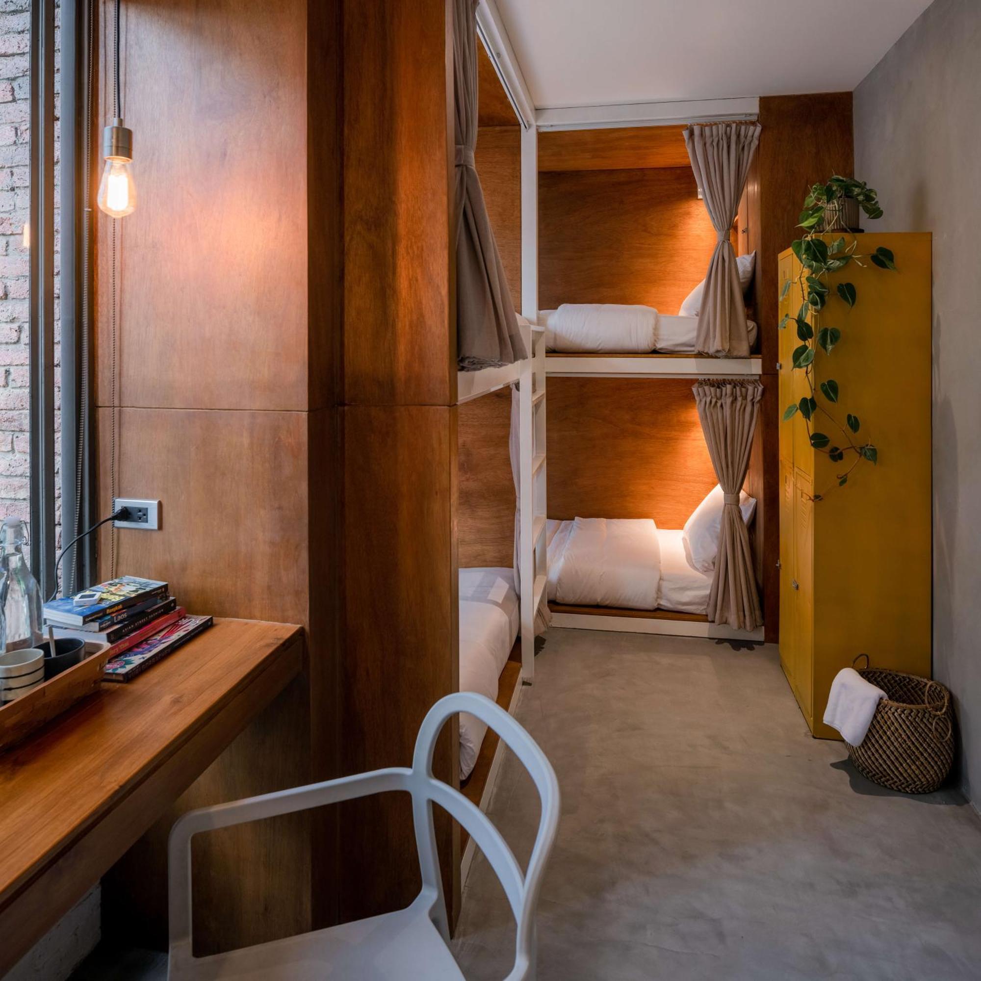 Tamni Hostel Банкок Стая снимка