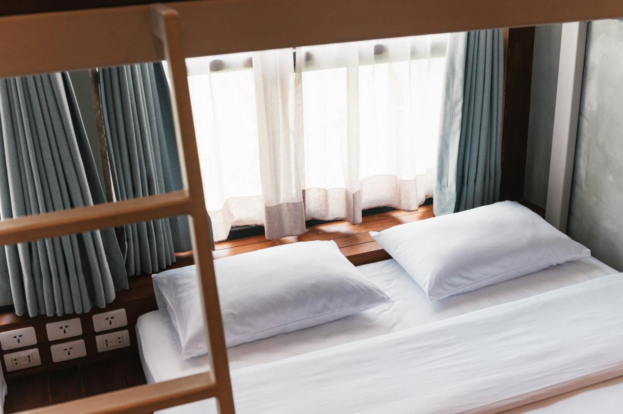 Tamni Hostel Банкок Стая снимка
